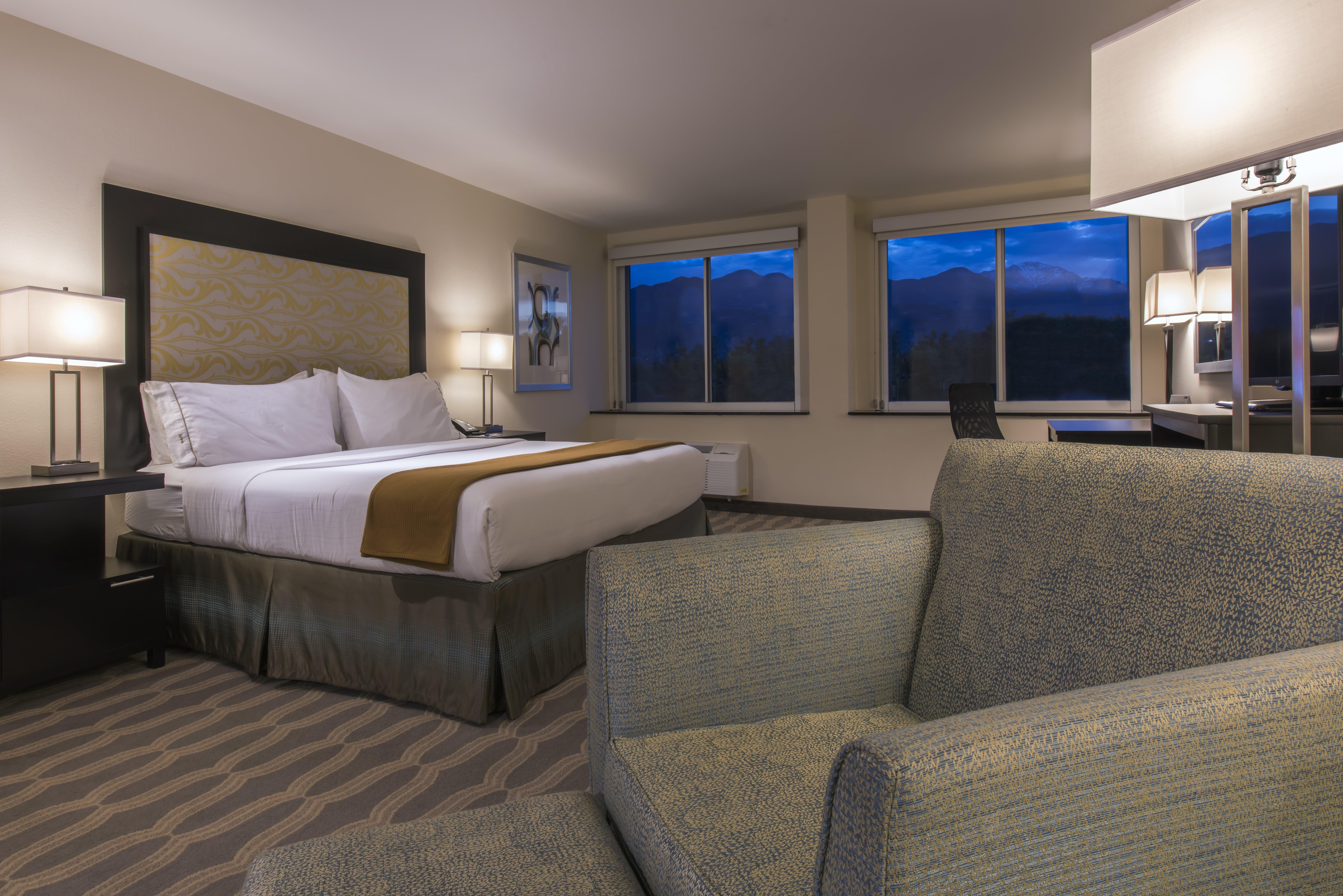 Holiday Inn Express & Suites Colorado Springs Central By Ihg Kültér fotó