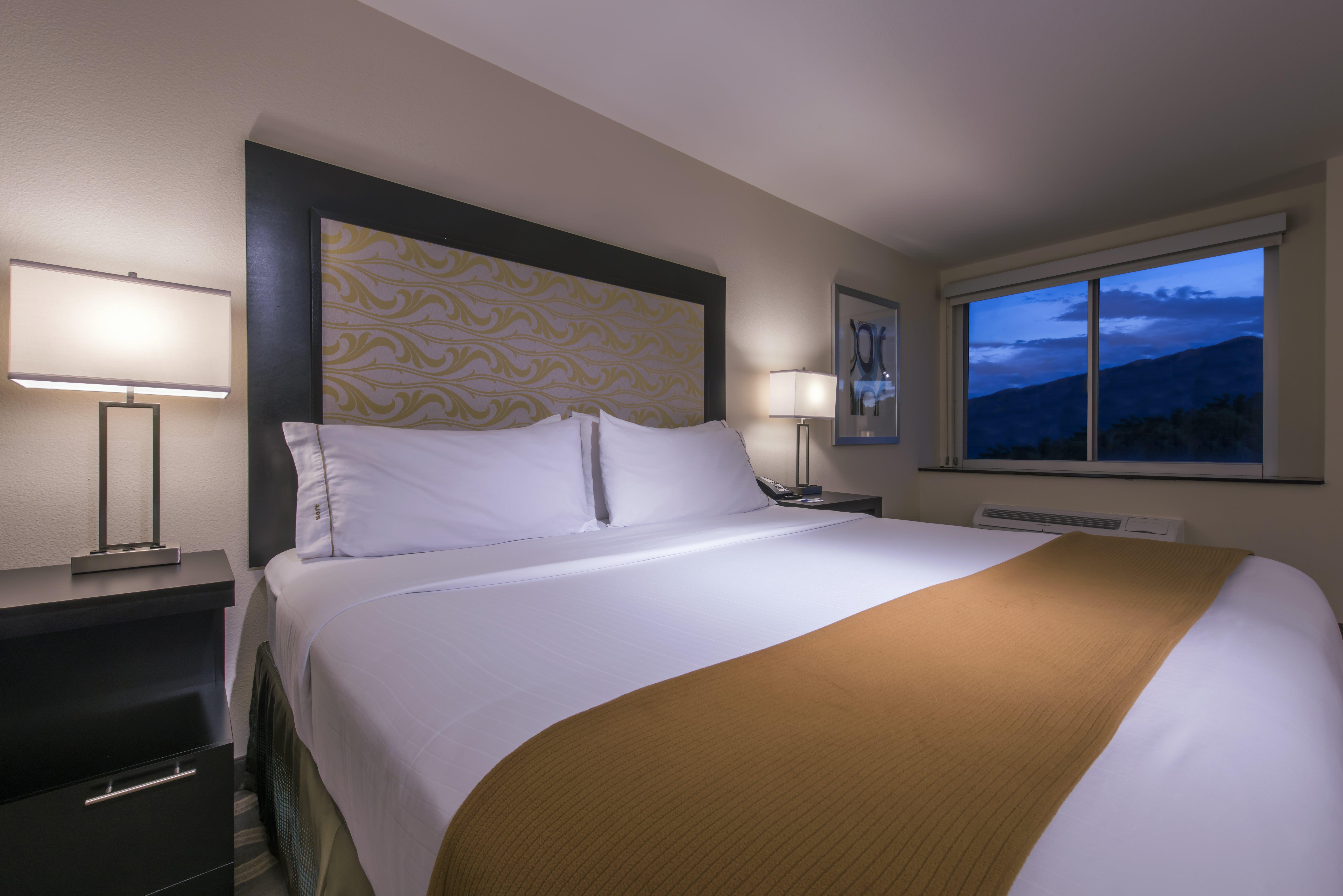 Holiday Inn Express & Suites Colorado Springs Central By Ihg Kültér fotó