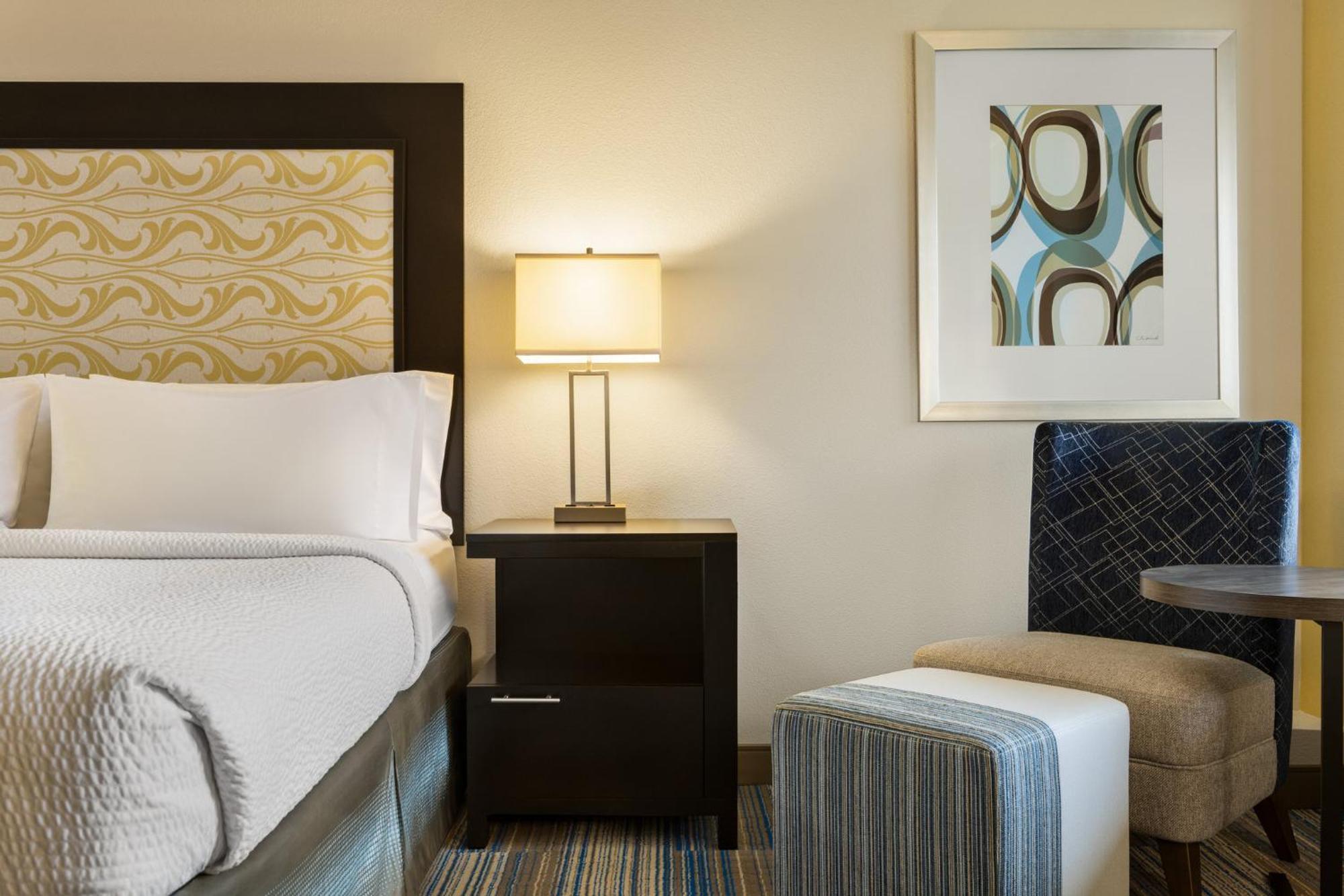 Holiday Inn Express & Suites Colorado Springs Central By Ihg Kültér fotó