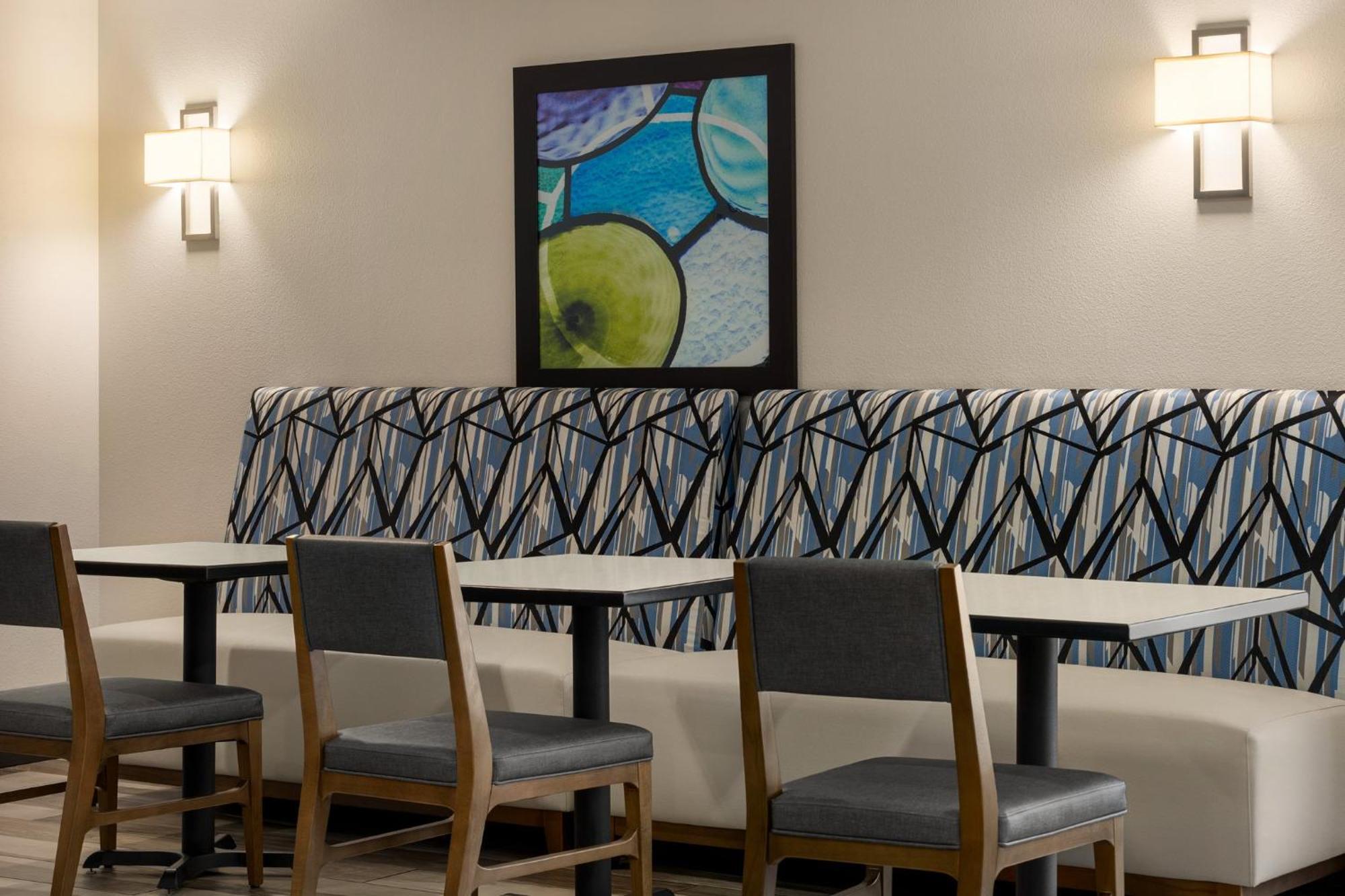 Holiday Inn Express & Suites Colorado Springs Central By Ihg Kültér fotó