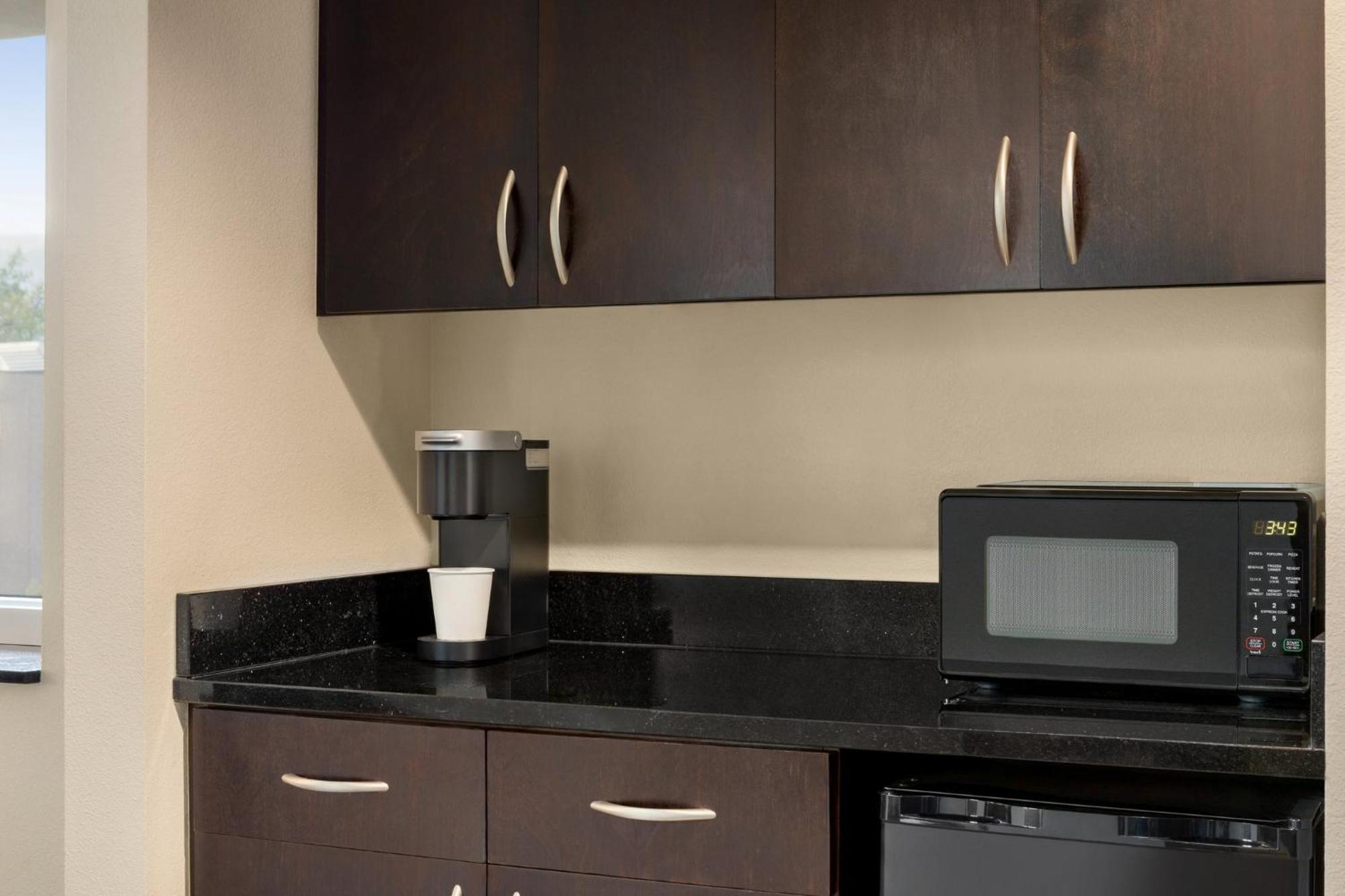 Holiday Inn Express & Suites Colorado Springs Central By Ihg Kültér fotó
